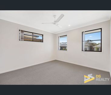 10 Raven Court, Park Ridge, Qld 4125 - Photo 3