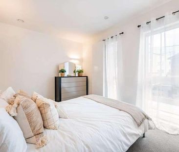 Madeleine Court, North Acton, W3 - Photo 6