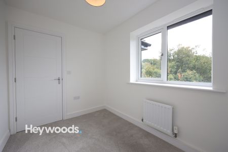 3 bed mews house to rent in Lakeway Grove, The Oaks, The Wynbury - Photo 2