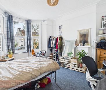 6 bedroom terraced house to rent - Photo 4