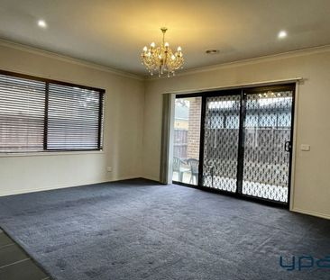 Family-Friendly Haven in Cranbourne West - Photo 3
