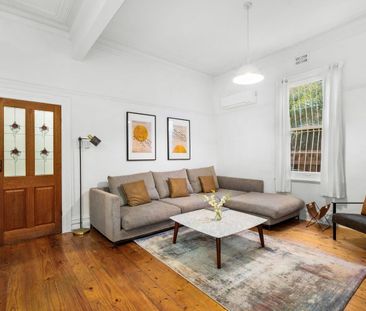 Fully Furnished Victorian Charmer in a Prime Location! - Photo 2