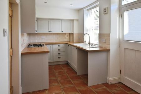 2 bedroom terraced house to rent - Photo 2