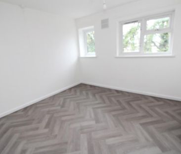 3 bedroom flat to rent - Photo 2