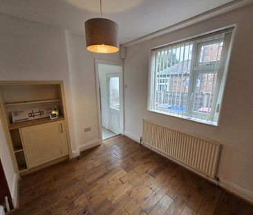 3 bedroom semi-detached house to rent - Photo 6