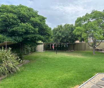 Three bedroom, two bathroom house in South - Photo 6