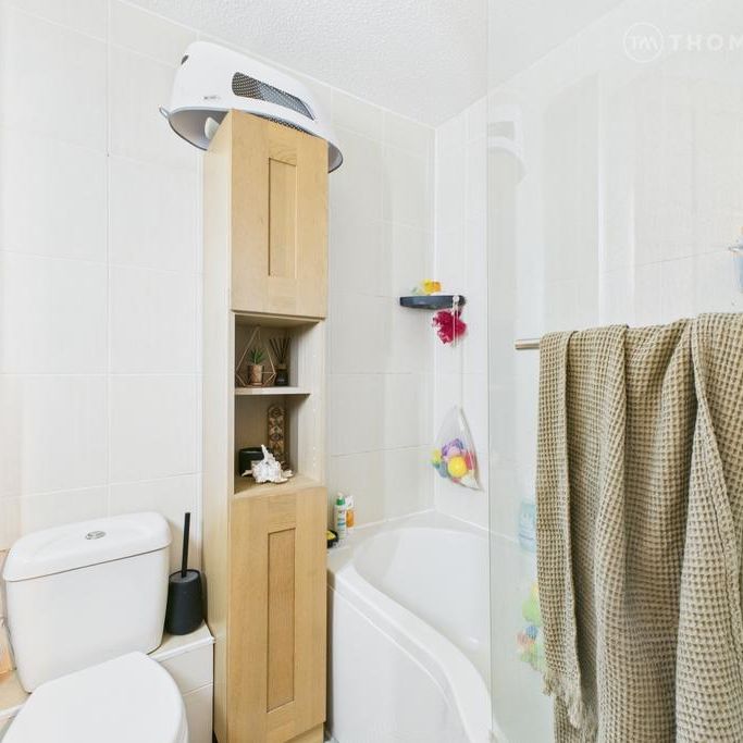 2 bedroom end of terrace house to rent - Photo 1