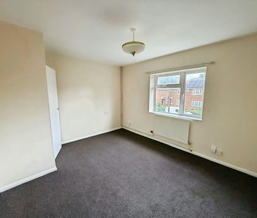 Flat to rent on - Photo 3