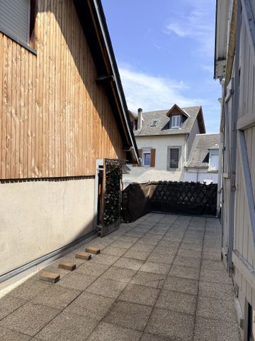 Location Appartement 2 pièces 53m² BAGNERES DE BIGORRE 65200 - Photo 5