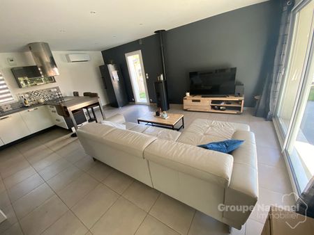 Maison à louer à Eyguières - 5 pièces avec piscine, - Photo 2