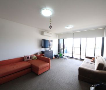 Contemporary Style Apartment - Photo 1