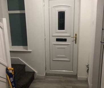 3 Bed Semi-Detached House, Lily Lane, M9 - Photo 5