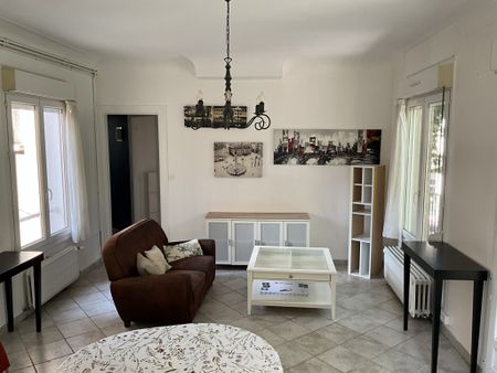 T2 MEUBLE HYPER CENTRE - Photo 3