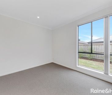 15 Cassinia Circuit, Tarneit, VIC 3029 - Photo 5