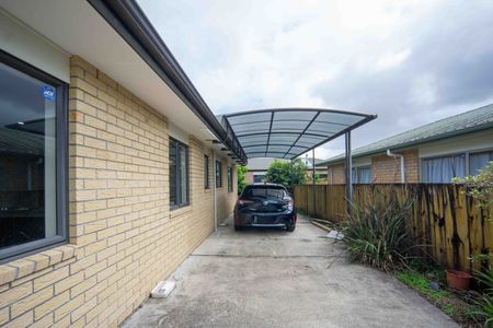 Three Bedroom Brick Home - Photo 2