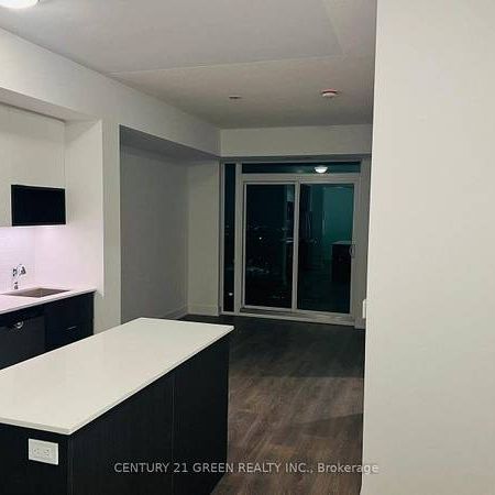 Brand-new Spacious Unit Available in Heart of City - Photo 3