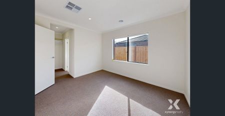 Modern Family Living in a Sought-After Fraser Rise Pocket - Photo 2