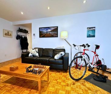 Métro Sauvé: 2 chambres rénovées au dessus d’un duplex. - Photo 1