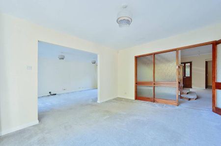 4 bedroom detached house to rent - Photo 2