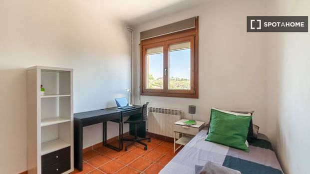 barcelona, Catalonia 08193 - Photo 1