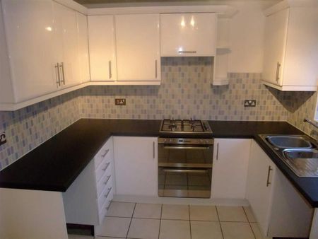 2 bedroom semi-detached house to rent - Photo 5