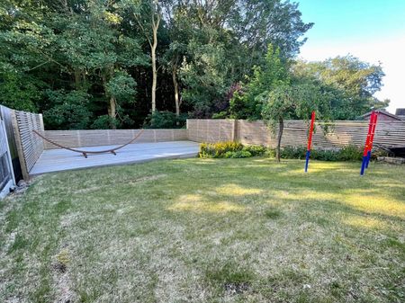 202 Stonelow Road, S18 - Photo 3