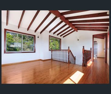 Spacious Family Home with Escarpment Views - Photo 6