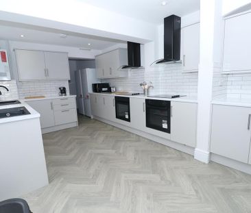 8 bedroom house share to rent - Photo 2