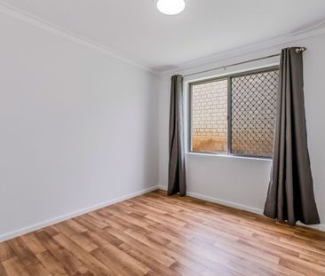 SPACIOUS FAMILY LIVING WITH HUGE BACKYARD & WORKSHOP - Photo 3