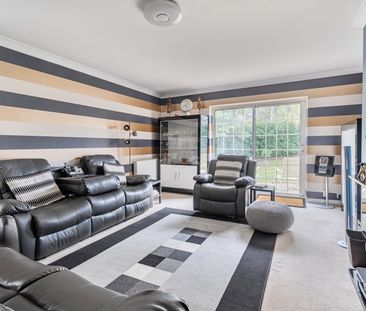 Walkers Ridge, Camberley, Surrey, GU15 - Photo 3