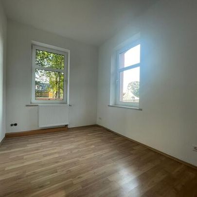 Sanierte Zweiraumwohnung mit KfZ-Stellplatz ab sofort zu vermieten - Photo 1