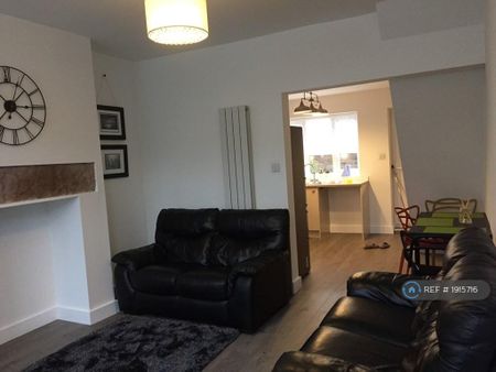 2 bedroom terraced house to rent - Photo 3