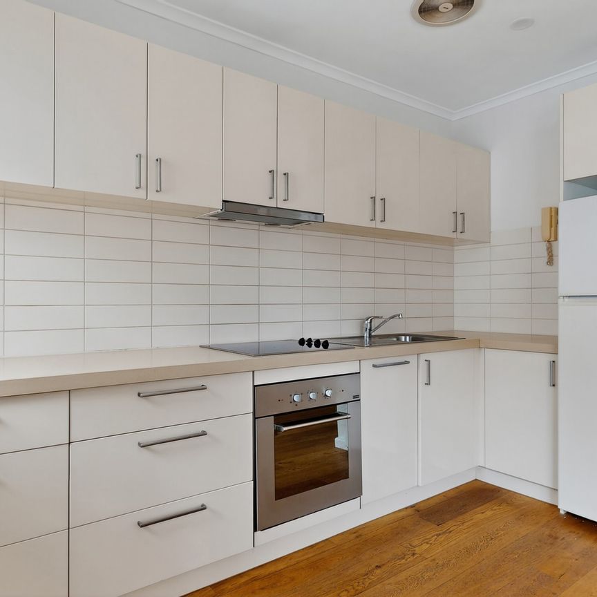 12/93 Ormond Road, Elwood VIC 3184 - Apartment For Rent | Domain - Photo 1