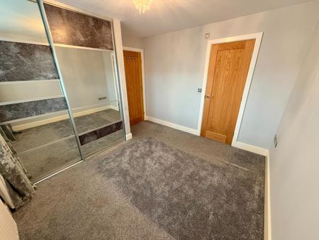 3 bedroom House To Let - Photo 4