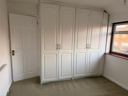 5 bedroom semi-detached house to rent - Photo 4