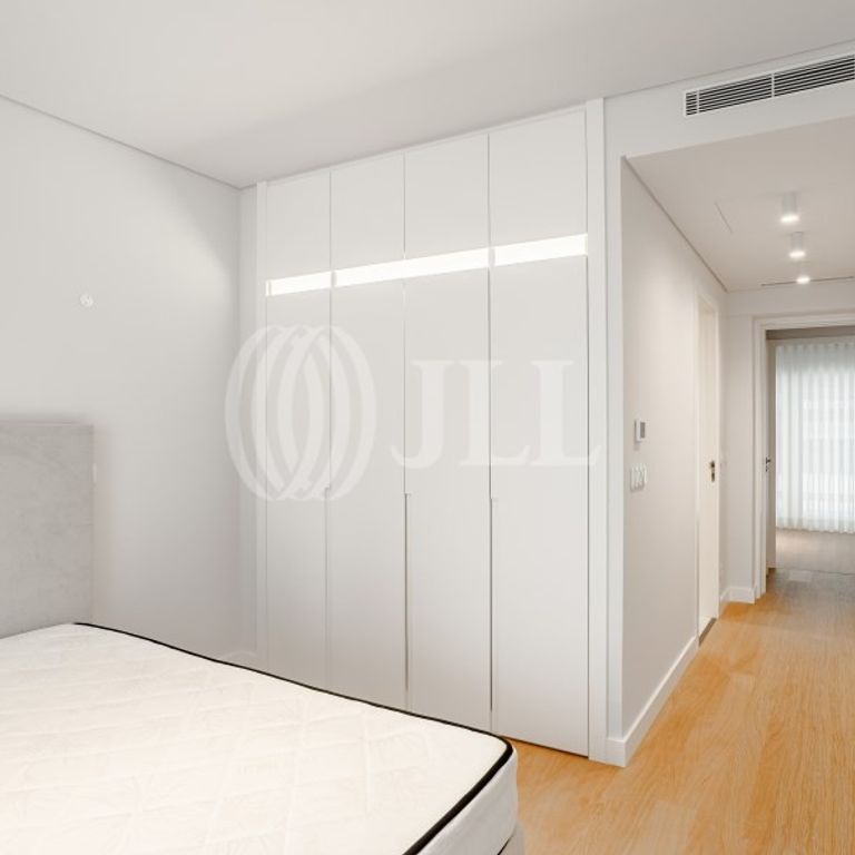 3 room luxury Apartment for rent in Avenida Luis Bivar, Lisbon - Photo 1