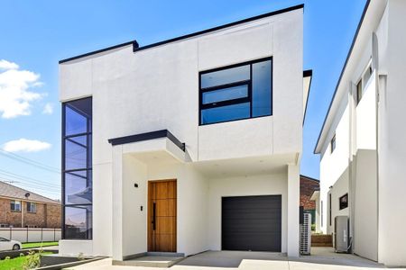 Brand New 4 Bedroom Duplex - Available now - Photo 5