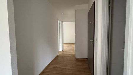 Logement rénové de 3.5 pièces au 1er étage - Photo 5