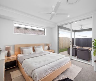 Modern Family Living - Photo 5