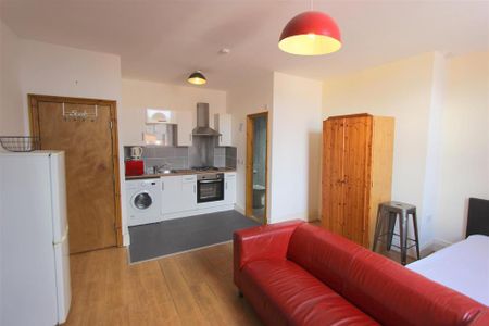 1 bedroom apartment to rent - Photo 2