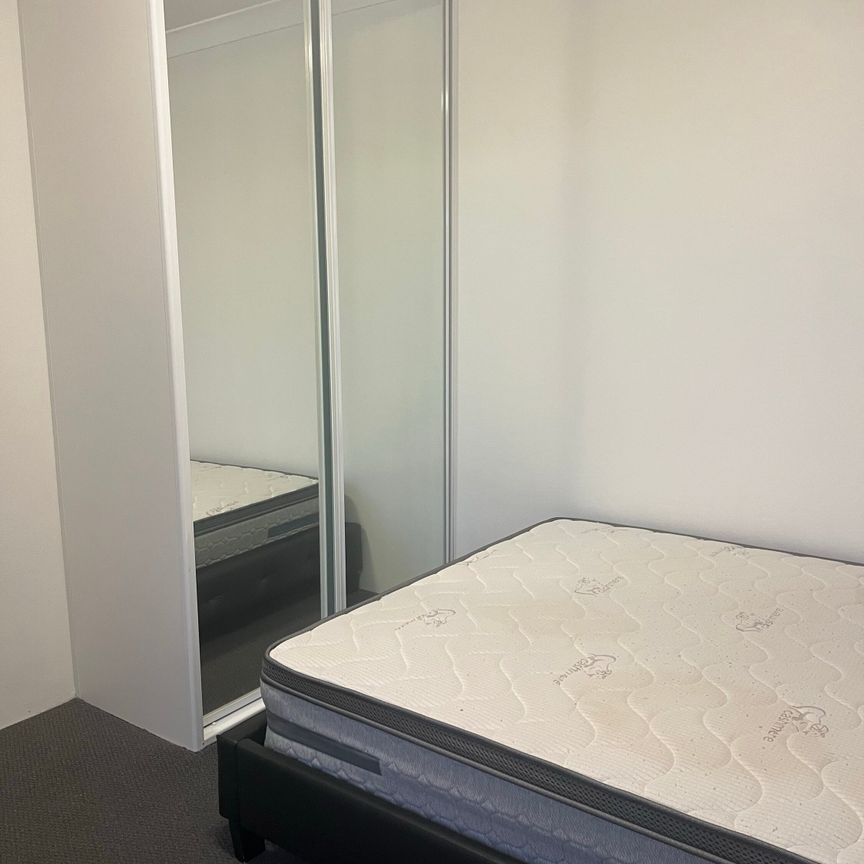 Kensington - Photo 1