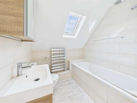 Monument Green, Weybridge, KT13 - Photo 4