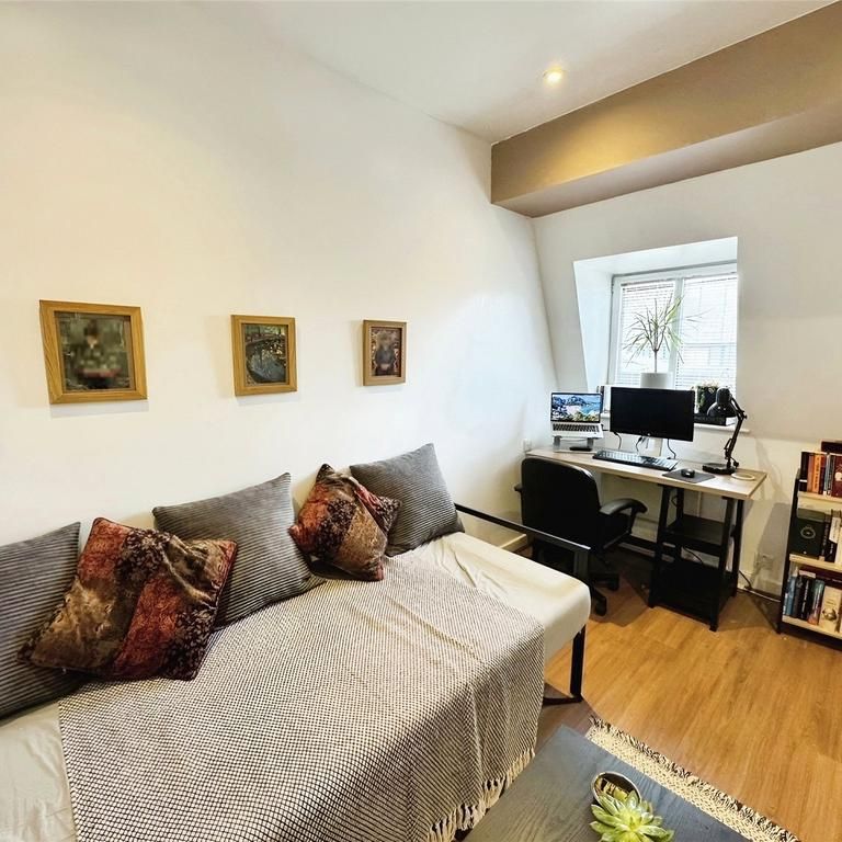 2 bedroom penthouse to rent - Photo 1