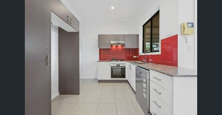 Modern Three-Bedroom Villa in Prime Girraween Location - Photo 4
