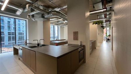 Studio to rent - Photo 2