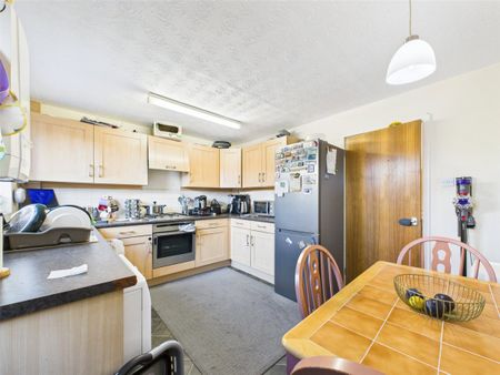 Eaton Close, Beeston, Nottingham, NG9 - Photo 4