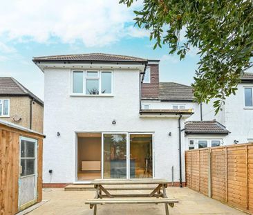 4 bedroom semi-detached house to rent - Photo 6