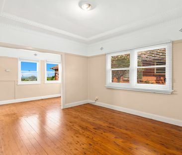 Discover comfort, convenience, and character in this beautiful 3‑be... - Photo 1