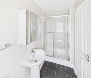 2 bedroom end of terrace house to rent - Photo 5