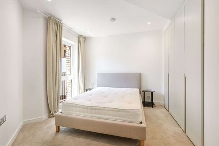 An exceptional one bed apartment moments from the river. - Photo 4